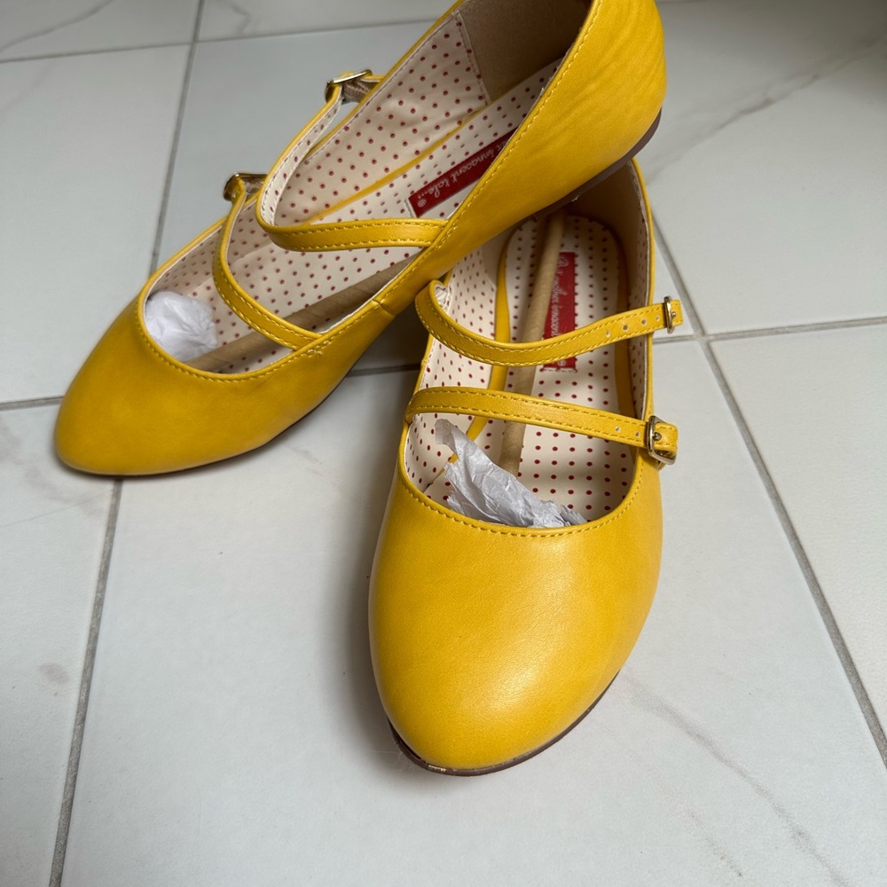 Yellow BAIT footwear Sinclair ballet flats size 8 EUC